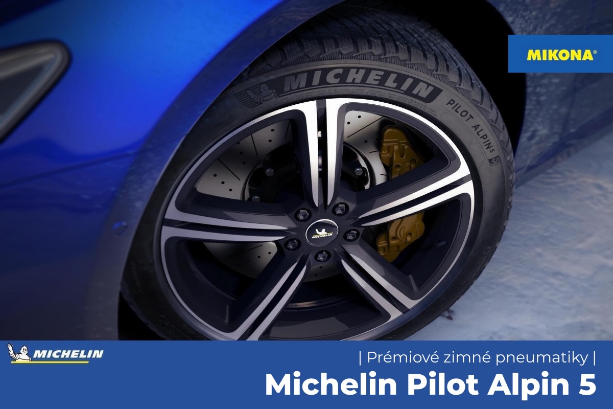 Detail zimného dezénu pneumatiky Michelin Pilot Alpin 5 so smerovým vzorom a hustými lamelami pre silný záber a bezpečné brzdenie v zime.